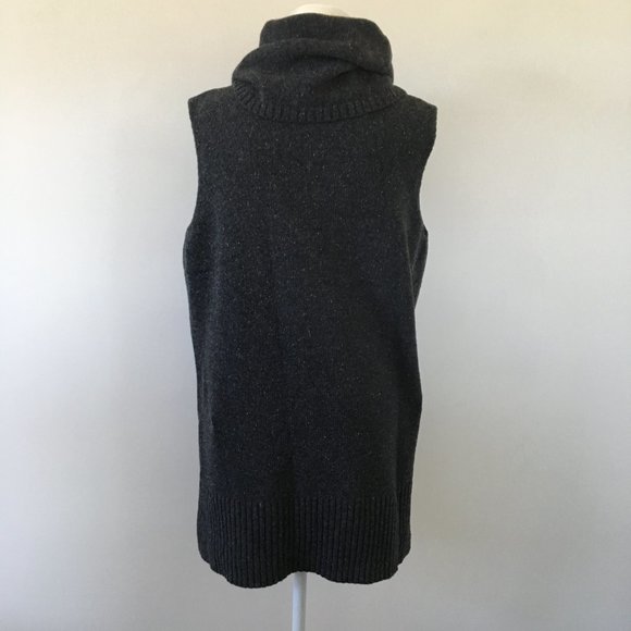 Mia Mai Sleeveless Sweater - Picture 5 of 7
